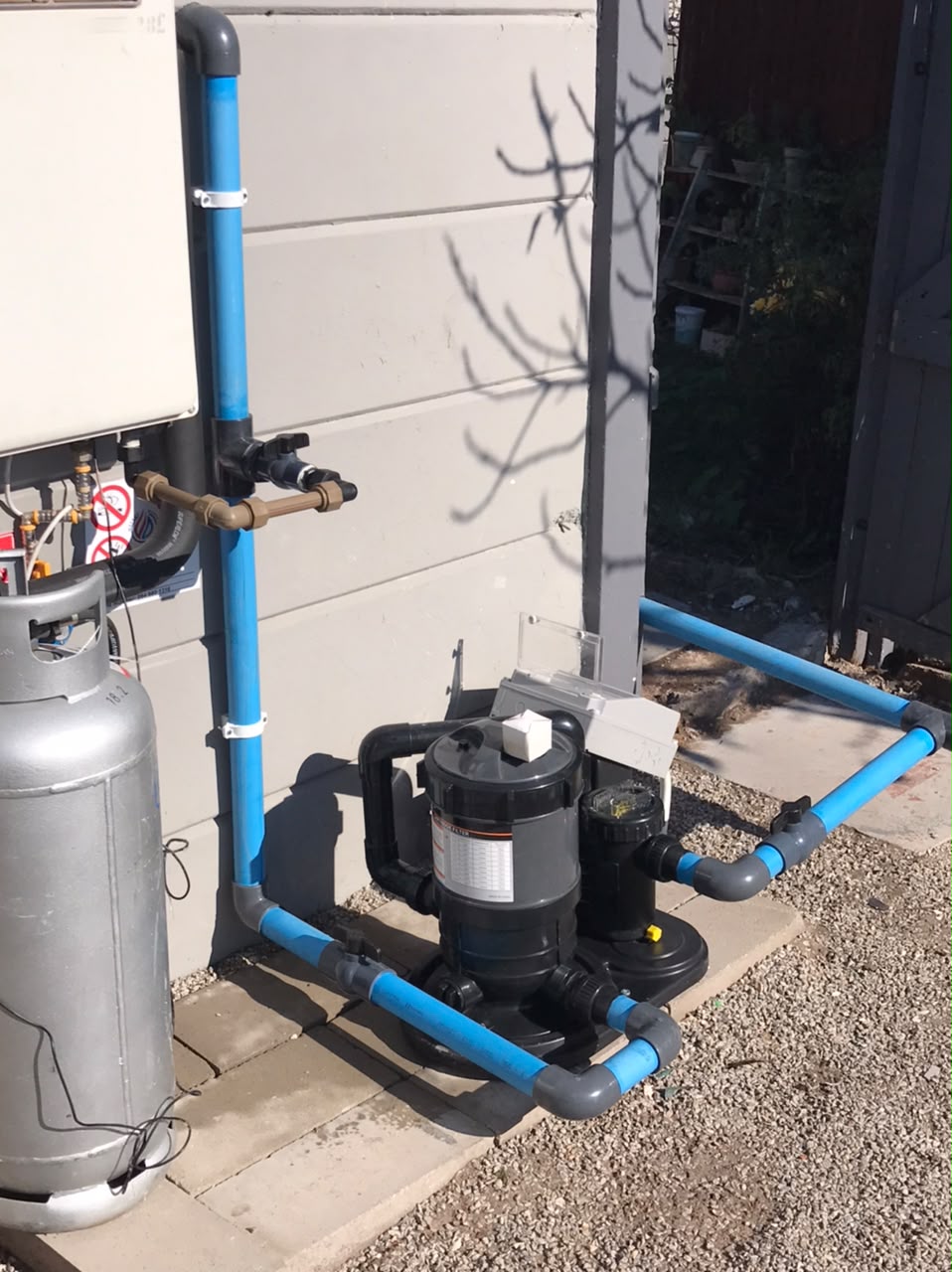 Pumps & filtration